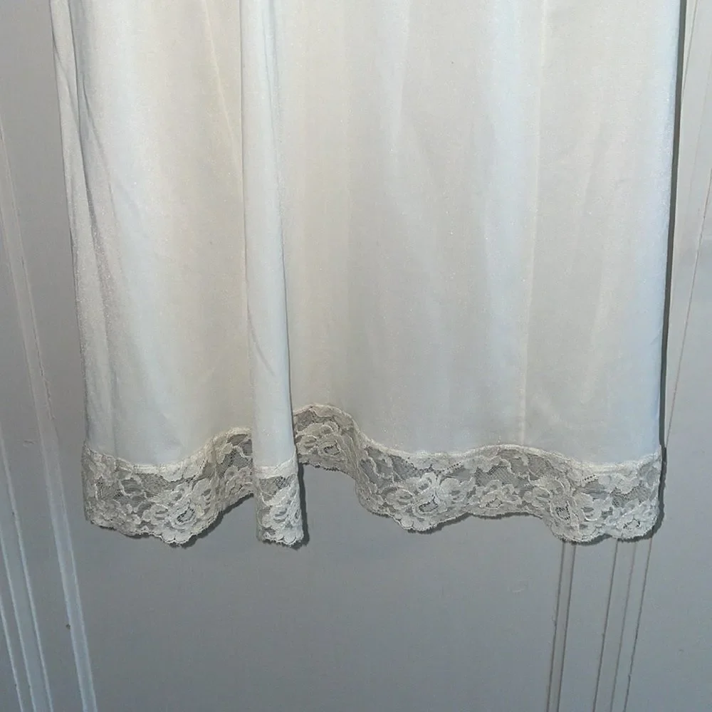 ‎Vtg 50s cream colored nylon full slip - Picture 6 of 8